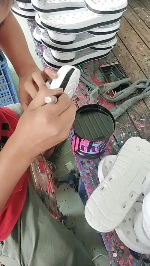 鞋底描漆工艺的技术演进与生产实践